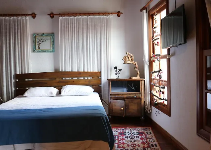 Manolian Sirince Сельчук